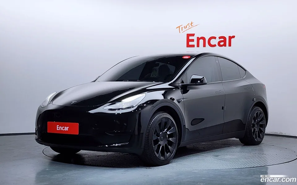 Tesla Model Y RWD 2023 — фото 1, купить с доставкой в Москву