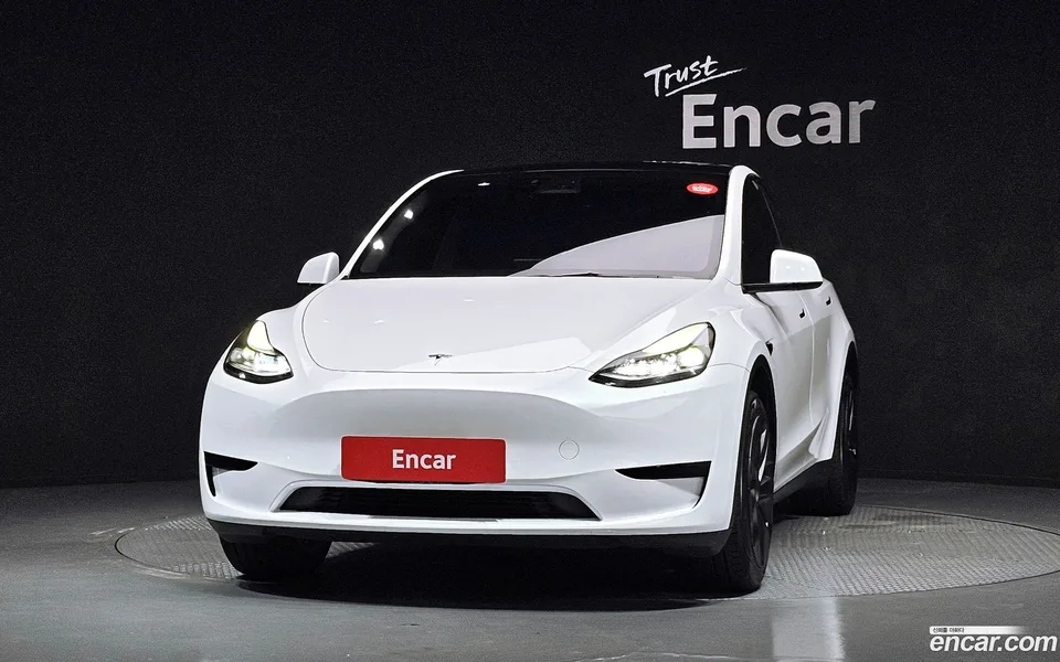 Tesla Model Y RWD 2023 — миниатюра 3