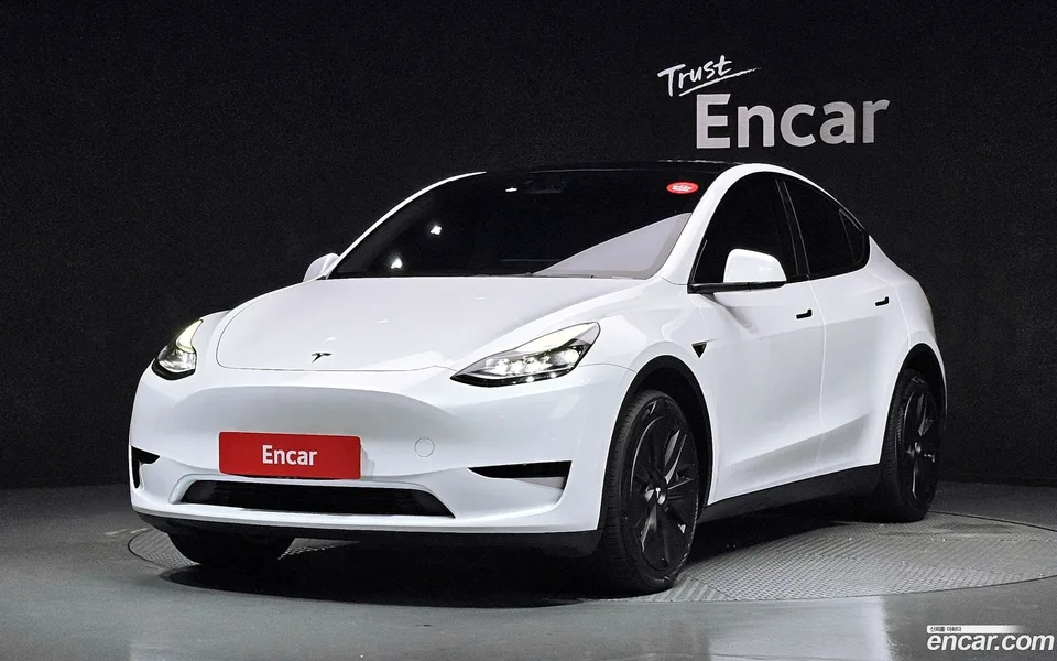 Tesla Model Y RWD 2023 — фото 1, купить с доставкой в Москву