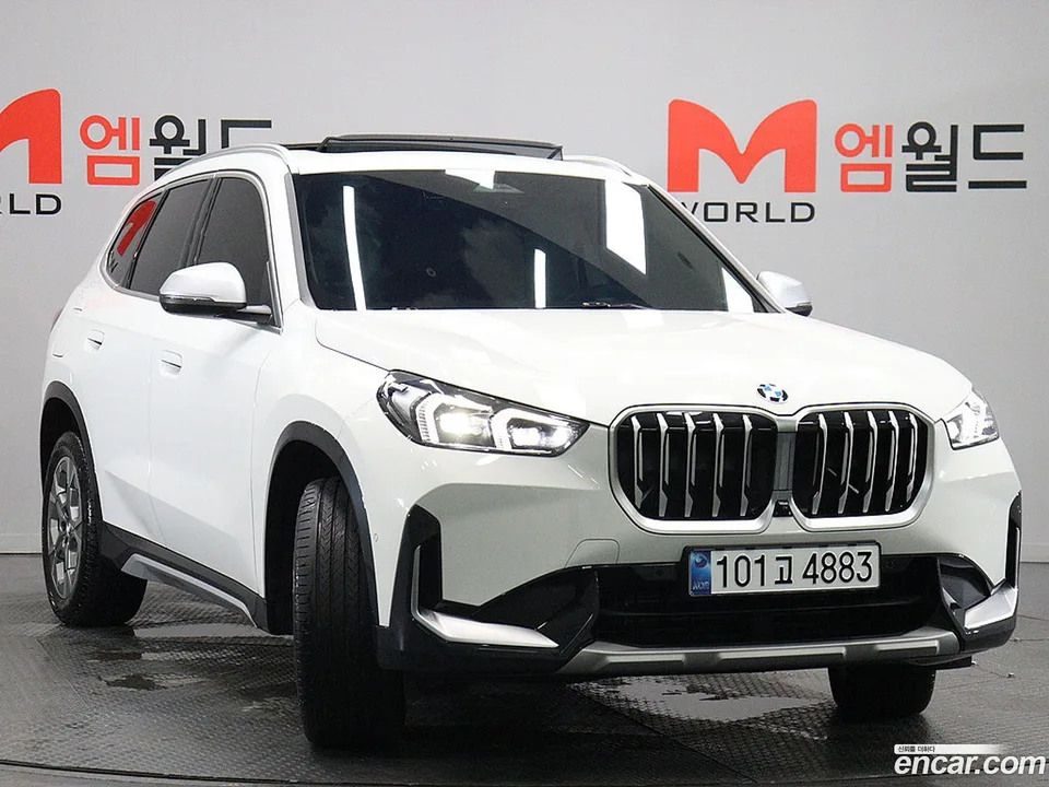 BMW X1 xDrive 20i xLine 2024 — thumbnail 3