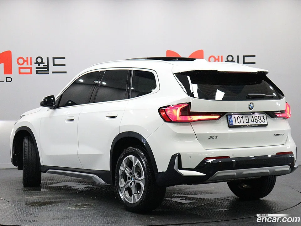 BMW X1 xDrive 20i xLine 2024 — thumbnail 4