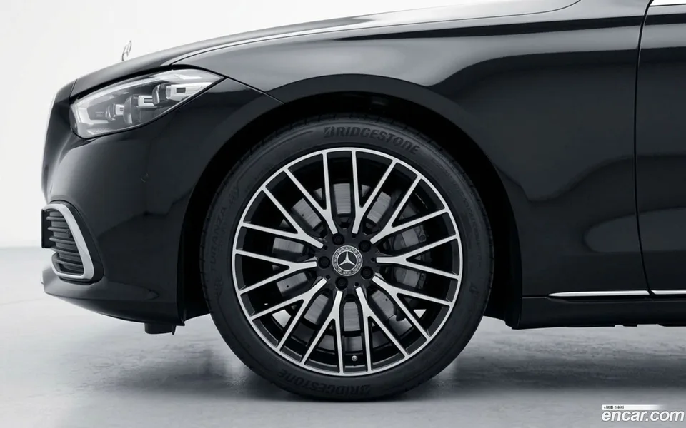 Mercedes-Benz S-Class S580L 4MATIC 2025 — thumbnail 2