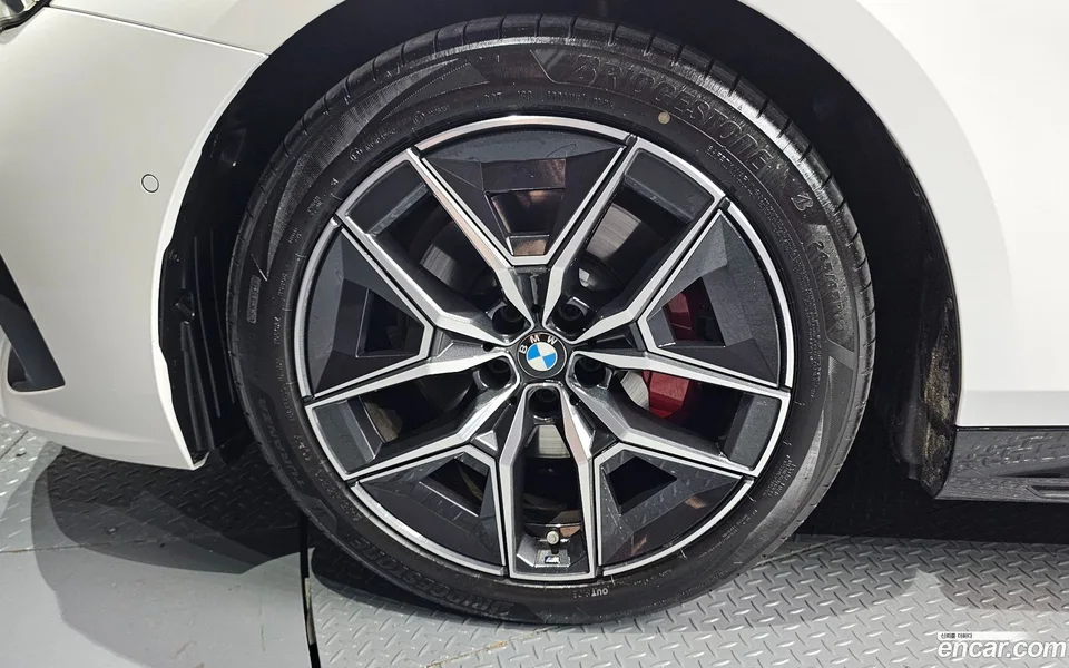 BMW 5 Series 520i 2025 — миниатюра 2
