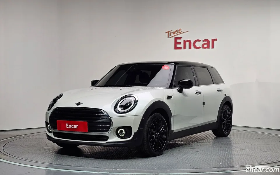 MINI Cooper Clubman 2023 — photo 1, buy with delivery to Moscow