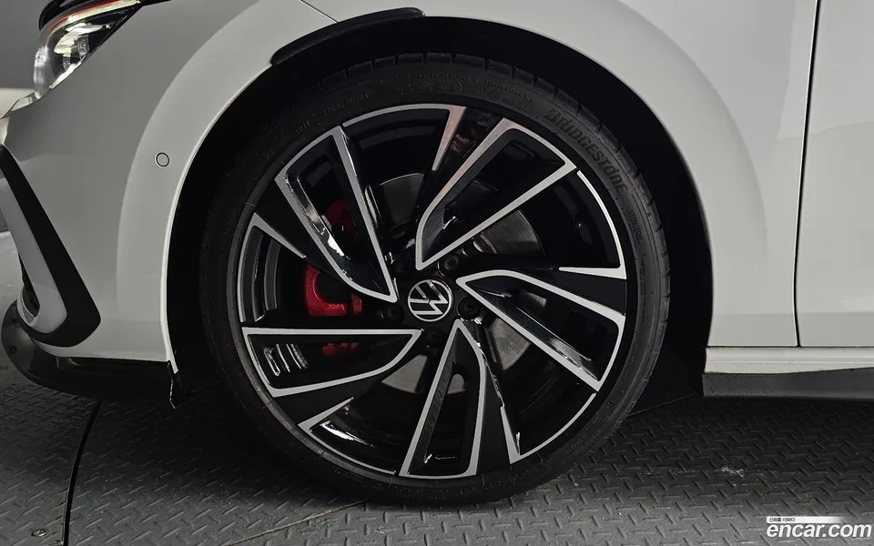 Volkswagen Golf 2.0 GTI 2024 — миниатюра 2