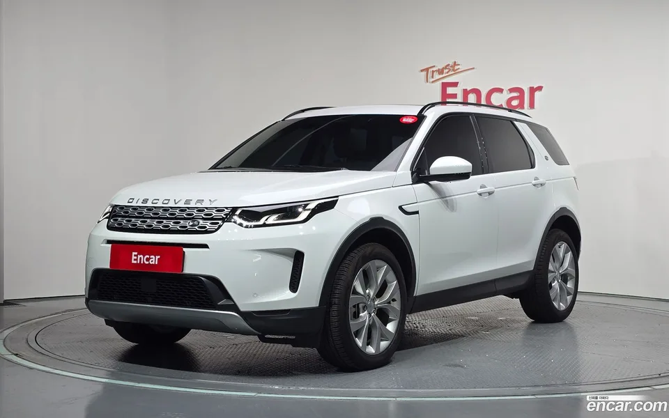 Land Rover Discovery Sport P250 SE 2023 — photo 1, buy with delivery to Moscow