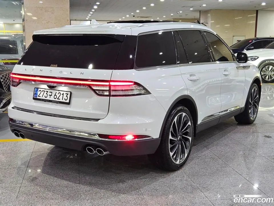 Lincoln Aviator 3.0 AWD 2023 — thumbnail 4