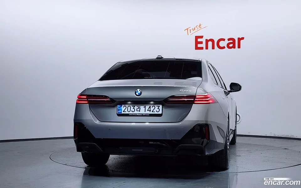 BMW 5 Series 520i M 2025 — thumbnail 4