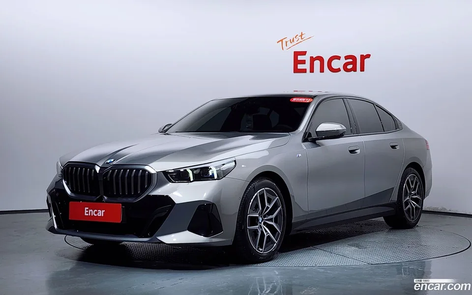 BMW 5 Series 520i M 2025 — photo 1, buy with delivery to Moscow