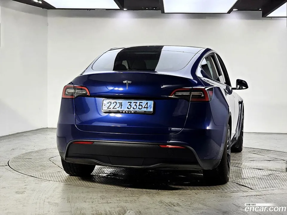 Tesla Model Y RWD 2024 — thumbnail 3