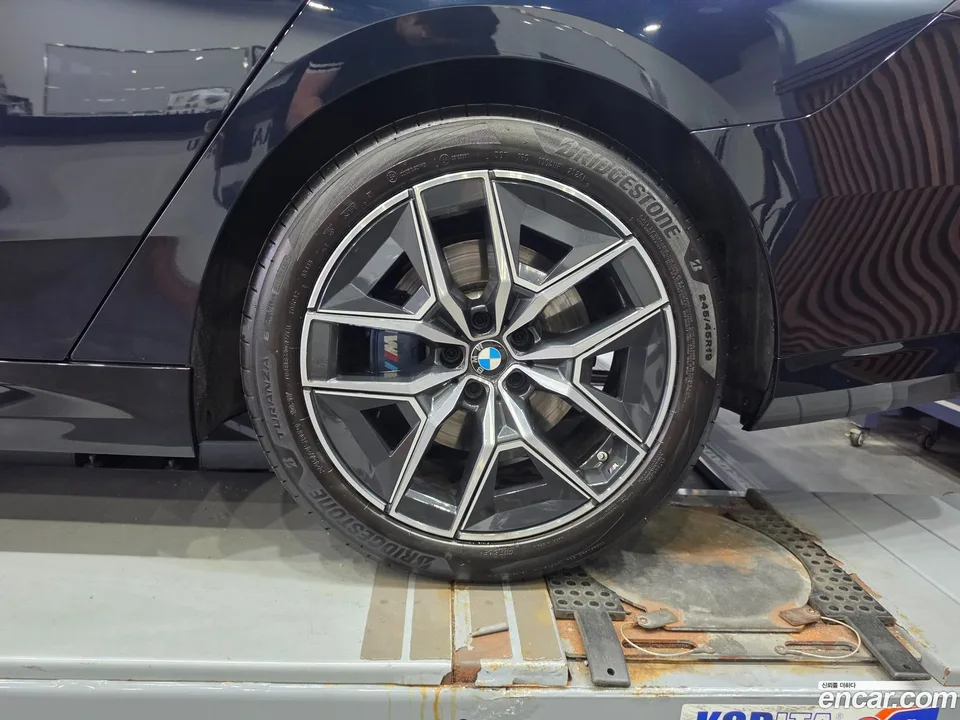 BMW 5 Series 520i M 2024 — thumbnail 5