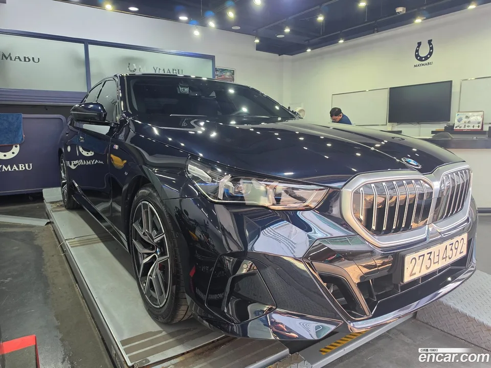 BMW 5 Series 520i M 2024 — photo 1, buy with delivery to Moscow