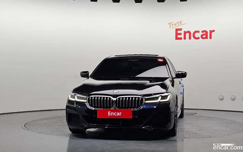 BMW 5 Series 520i M 2022 — thumbnail 3