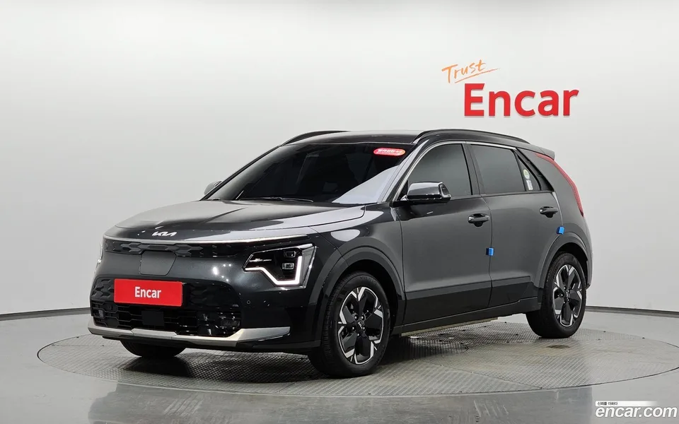 Kia Niro EV 2023 — photo 1, buy with delivery to Moscow