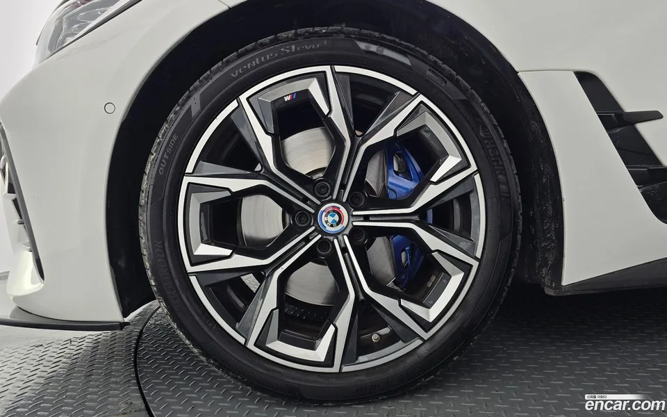 BMW 4 Series 420i M 2024 — thumbnail 5