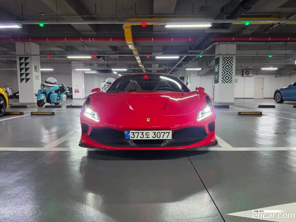 Ferrari F8 Spider 3.9 V8 2022 — photo 1, buy with delivery to Moscow