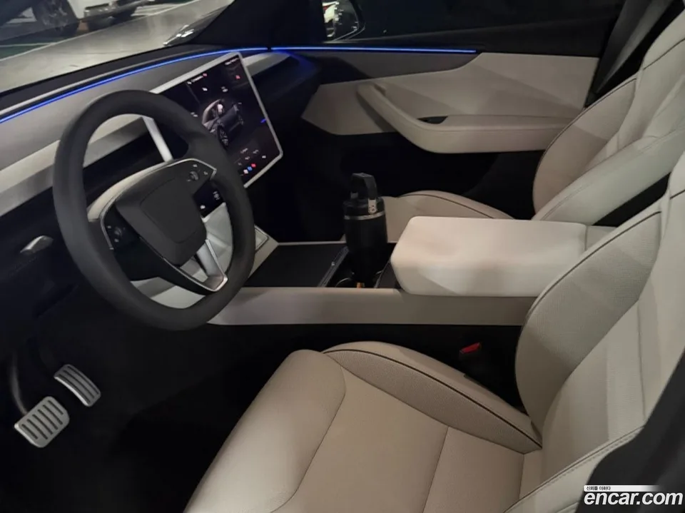 Tesla Model Y L AWD 2026 — thumbnail 2