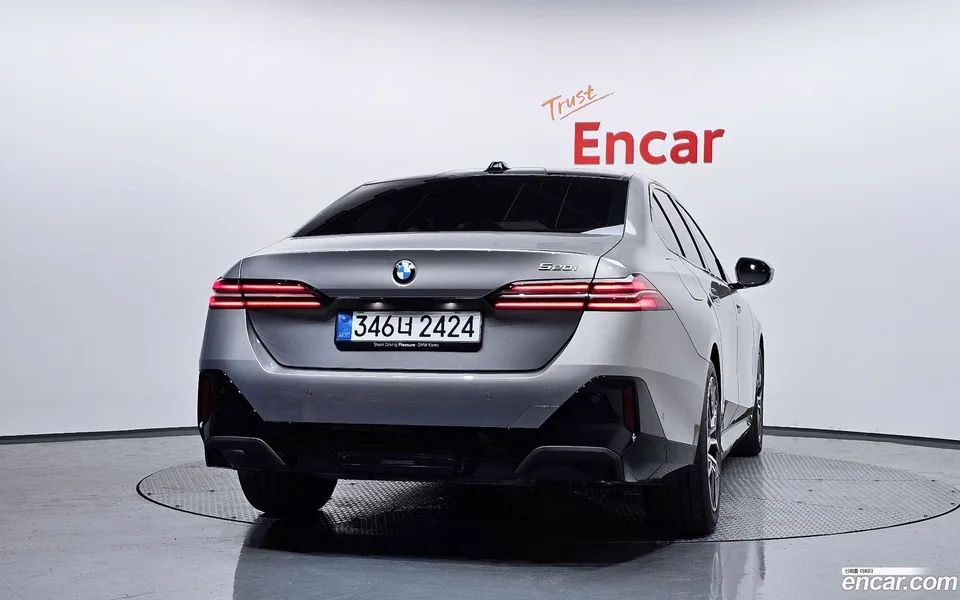 BMW 5 Series 520i M 2025 — thumbnail 4