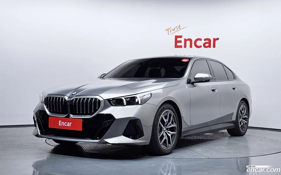 BMW 5 Series 520i M 2025 — photo 1, buy with delivery to Moscow