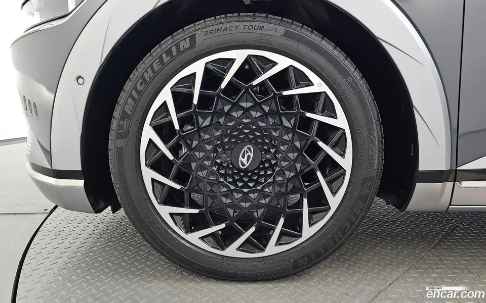 Hyundai Ioniq 5 AWD 2024 — thumbnail 2
