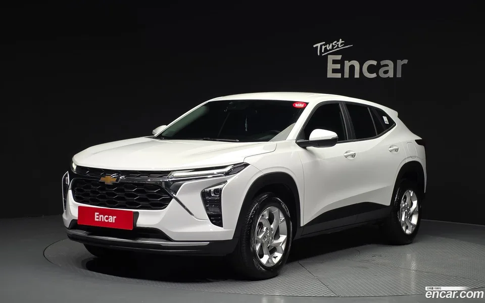 Chevrolet Trax Crossover 1.2 LT 2024 — photo 1, buy with delivery to Moscow