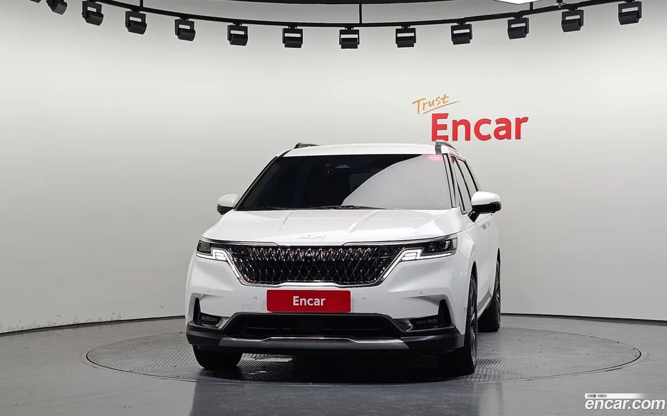 Kia Carnival 9 2023 — thumbnail 3