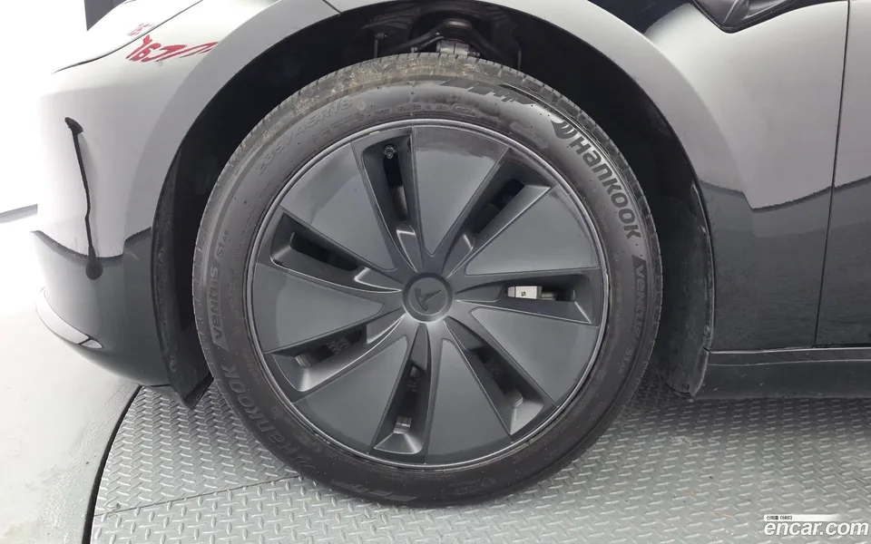 Tesla Model 3 RWD 2024 — thumbnail 2