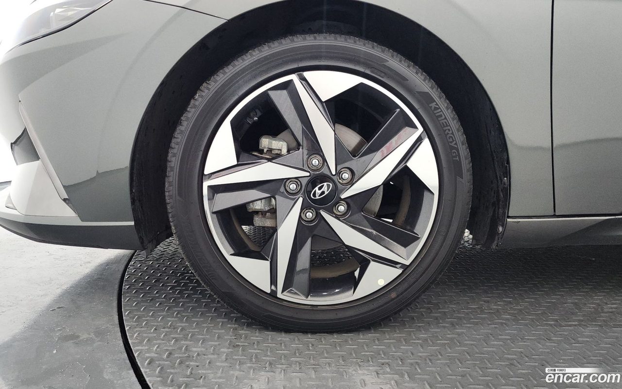 Hyundai Avante Hybrid 2022 — 2