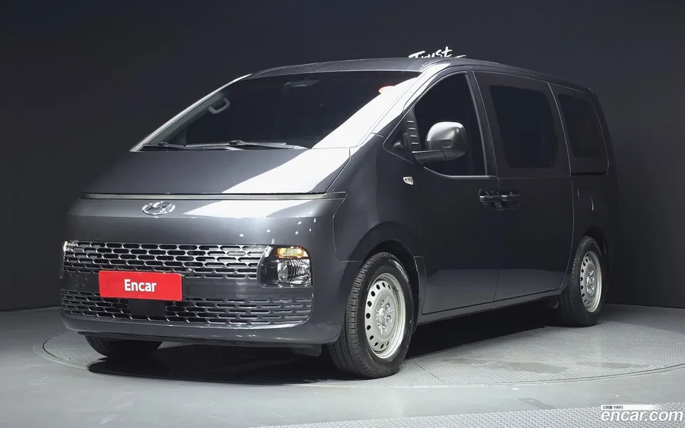 Hyundai Staria 11 2022 — photo 1, buy with delivery to Moscow