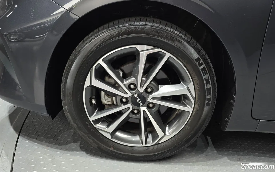 Kia K3 1.6 2023 — thumbnail 5
