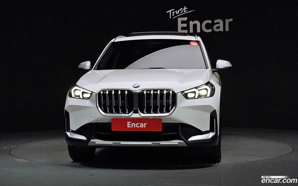 BMW X1 xDrive 20i xLine 2024 — thumbnail 3