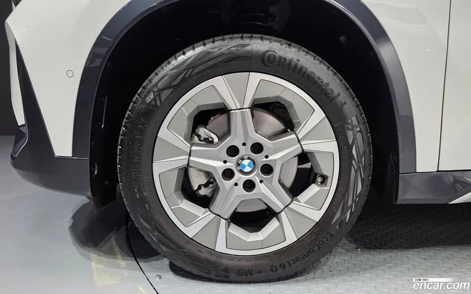 BMW X1 xDrive 20i xLine 2024 — thumbnail 5
