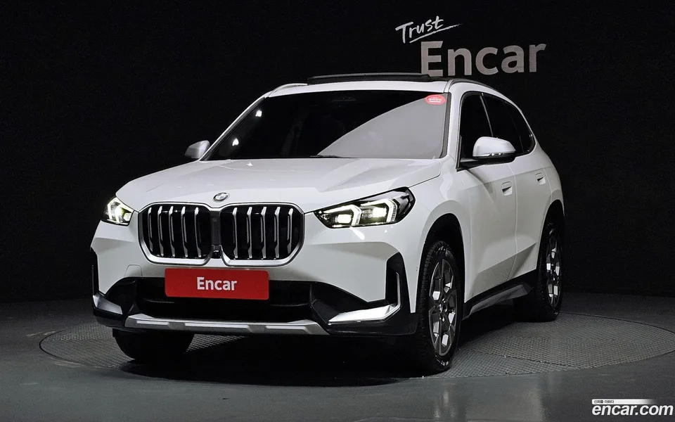 BMW X1 xDrive 20i xLine 2024 — photo 1, buy with delivery to Moscow