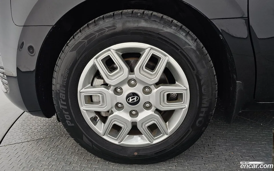 Hyundai Staria 5 2024 — thumbnail 2