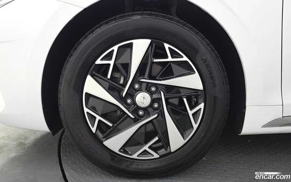 Hyundai Grandeur IG Hybrid 2022 — thumbnail 2