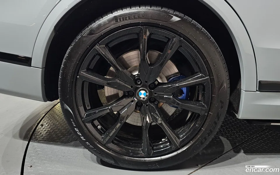 BMW X7 M60i xDrive M 6 2024 — thumbnail 2