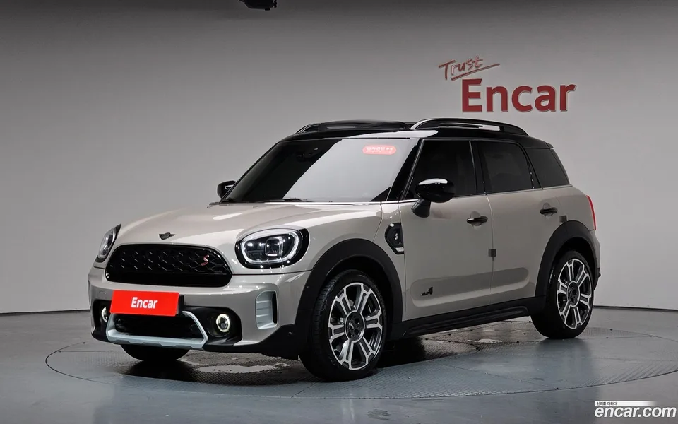 MINI Cooper S Countryman ALL4 2023 — photo 1, buy with delivery to Moscow