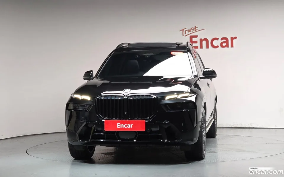 BMW X7 xDrive 40i M 6 2023 — thumbnail 3
