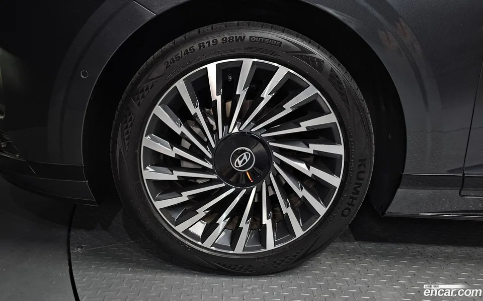 Hyundai Grandeur Hybrid 2023 — thumbnail 2