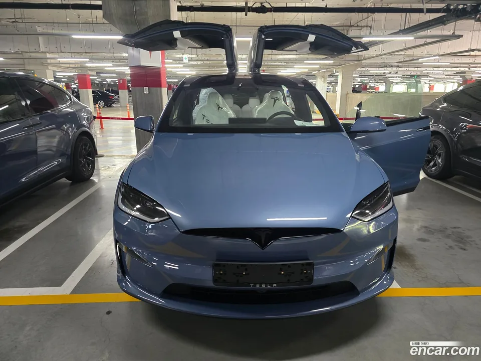 Tesla Model X 2026 — thumbnail 3
