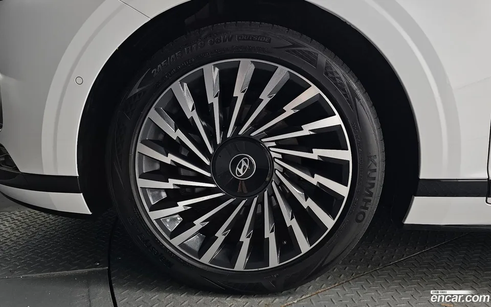 Hyundai Grandeur Hybrid 2023 — thumbnail 2