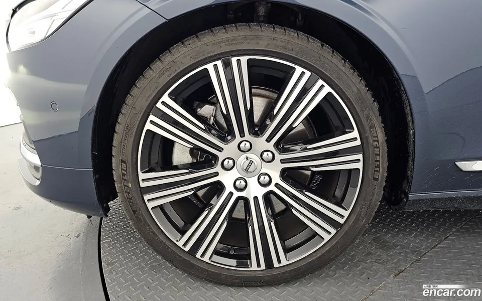 Volvo S90 B6 AWD 2022 — thumbnail 2