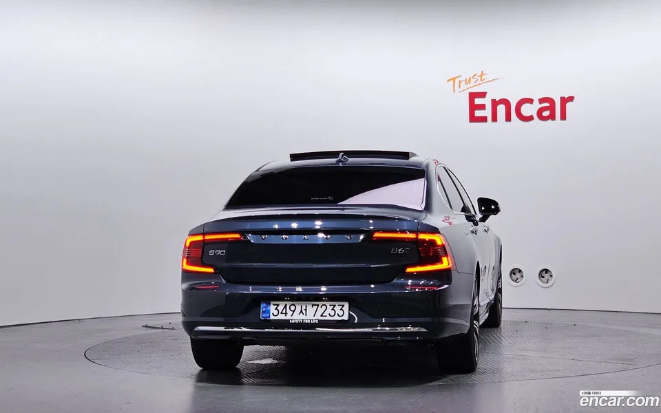 Volvo S90 B6 AWD 2022 — thumbnail 4