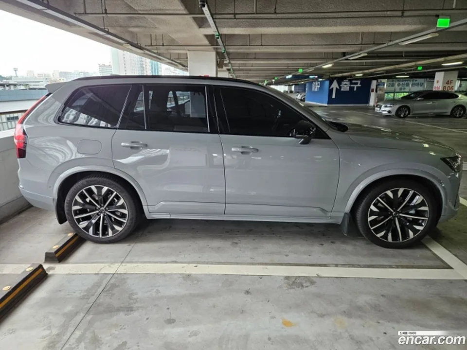 Volvo XC90 B6 2025 — thumbnail 2