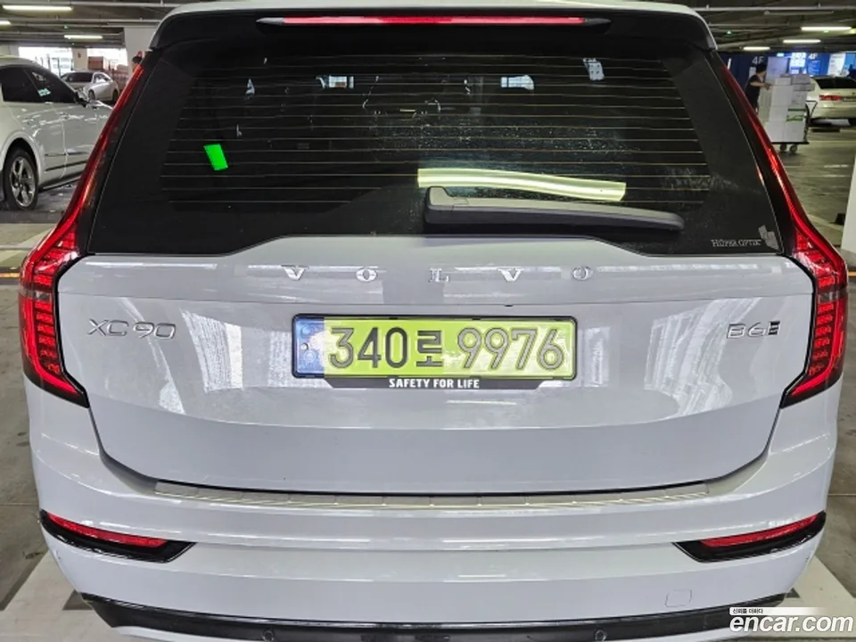 Volvo XC90 B6 2025 — thumbnail 4