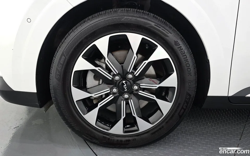 Kia Carnival 9 2023 — thumbnail 5