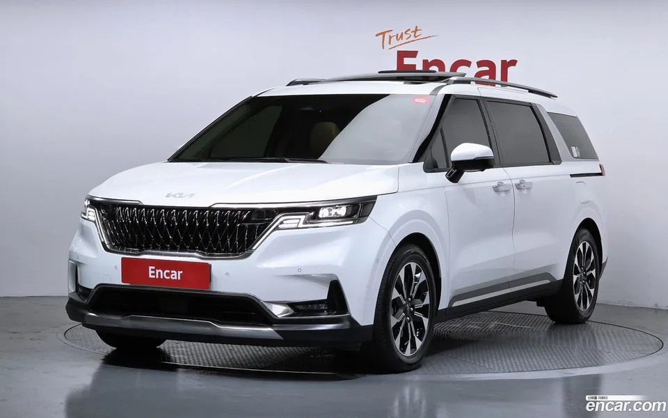 Kia Carnival 9 2023 — photo 1, buy with delivery to Moscow