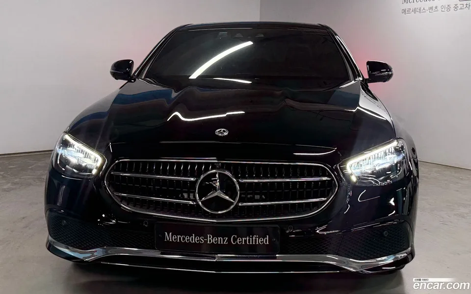 Mercedes-Benz E-Class E250 2023 — thumbnail 3
