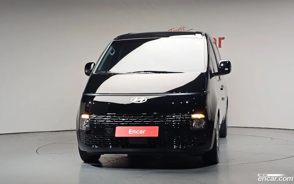 Hyundai Staria 3 2025 — thumbnail 3