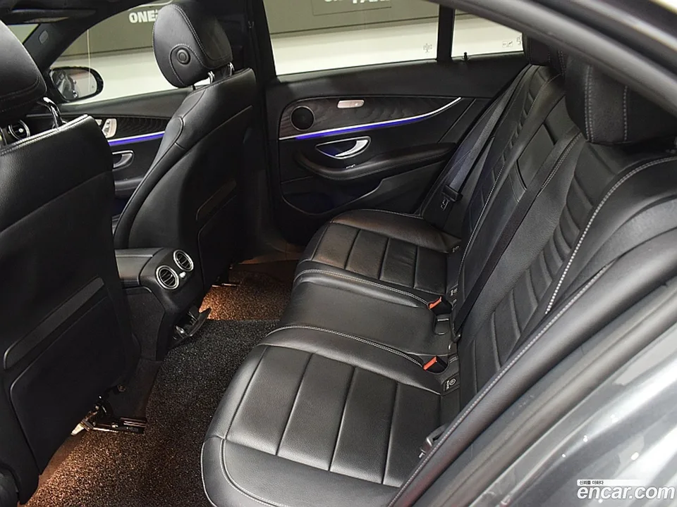 Mercedes-Benz E-Class E250 2022 — миниатюра 2